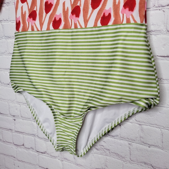 Seea Zuma Rashguard Tulip Surf Suit One-Piece Size L - Picture 2 of 8